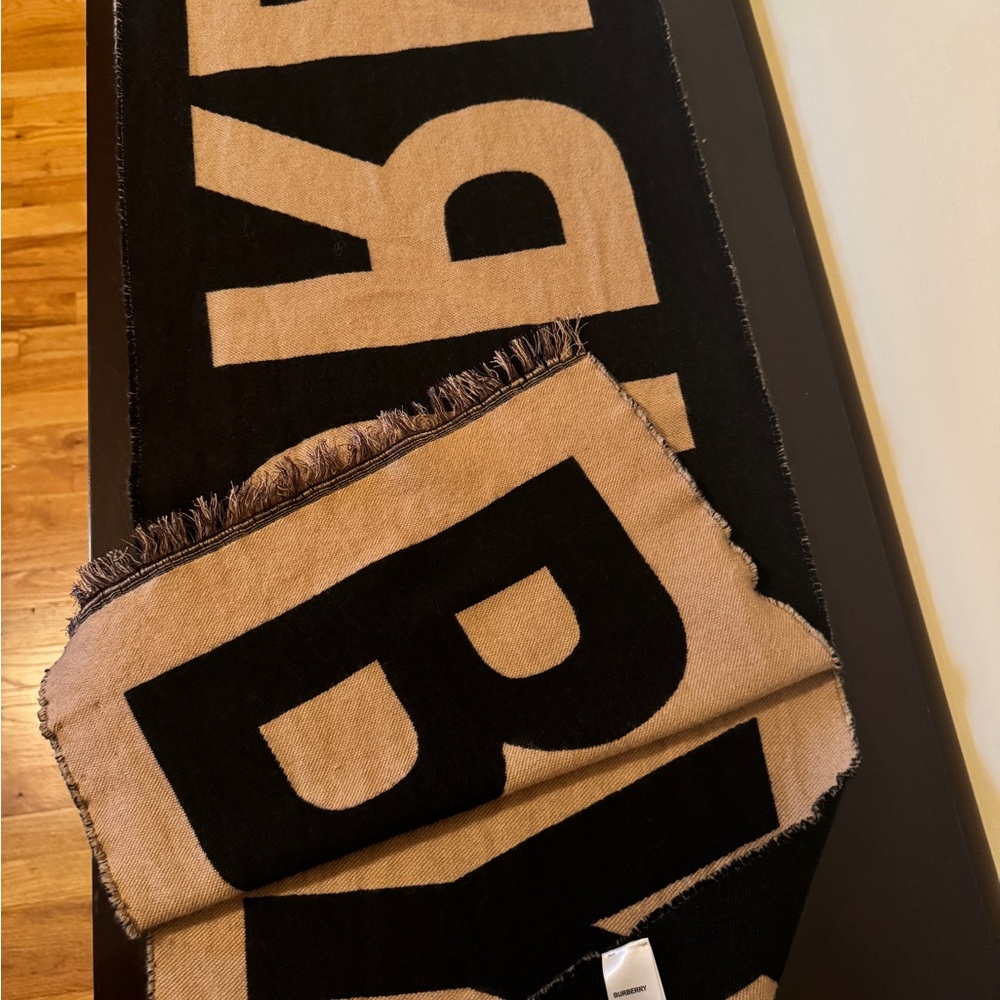Burberry Black and Tan Logo Scarf